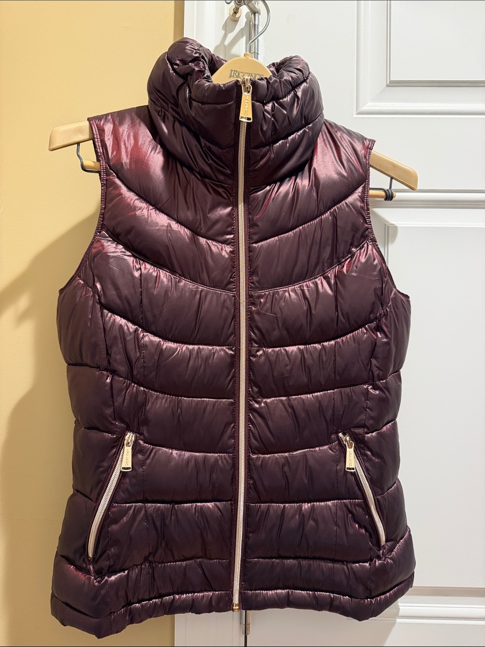 Quilted Metallic Plum Puffer Vest - Women's Sleeveless Jacket